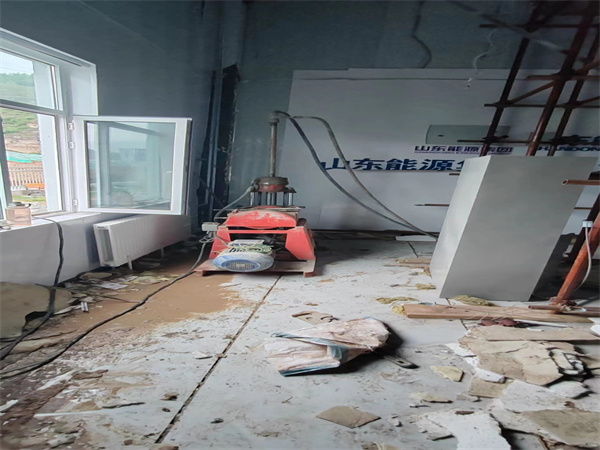 堆龙德庆地基基础下沉墙体裂缝加固注浆顶升施工