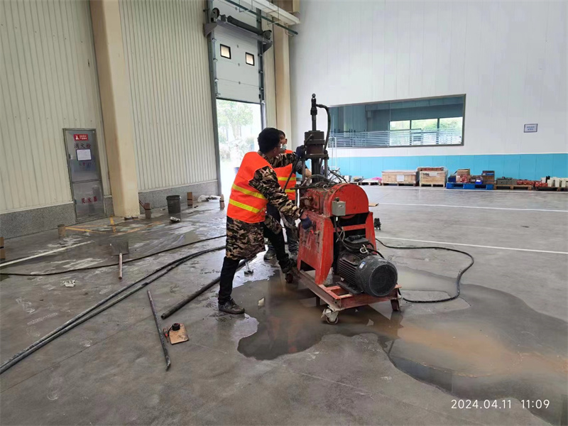 堆龙德庆厂房地面下沉塌陷注浆加固施工